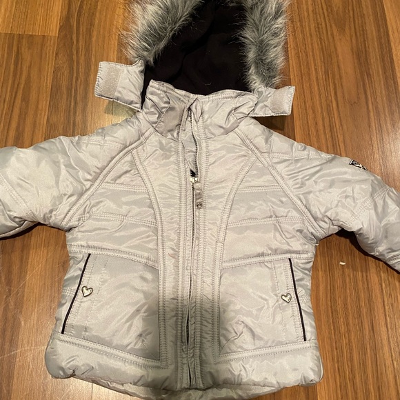 Girls silver winter jacket - Picture 1 of 6